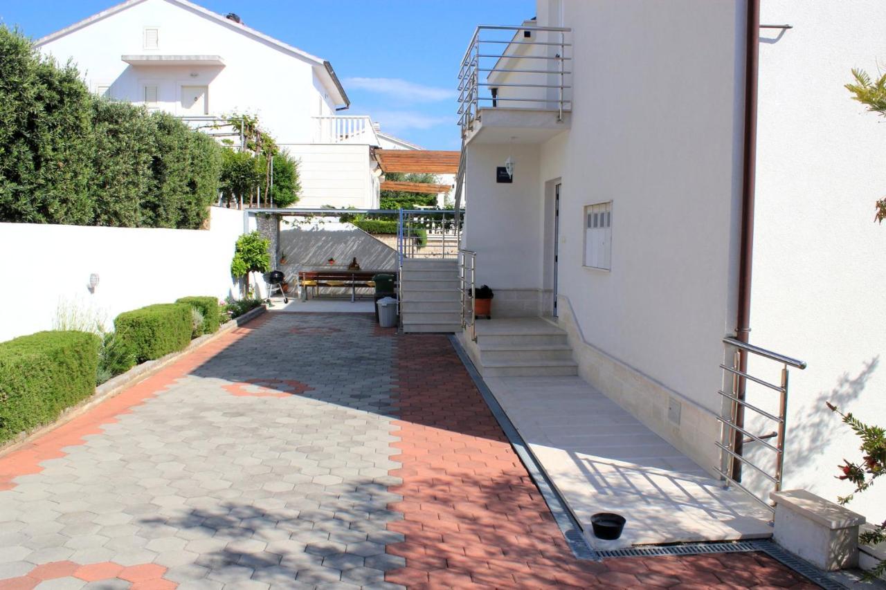 Villa Marta Apartmani Trogir Exterior foto