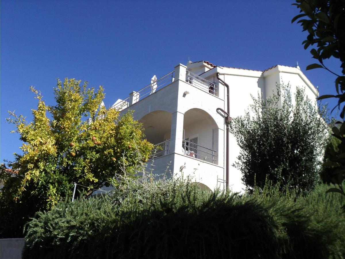 Villa Marta Apartmani Trogir Exterior foto